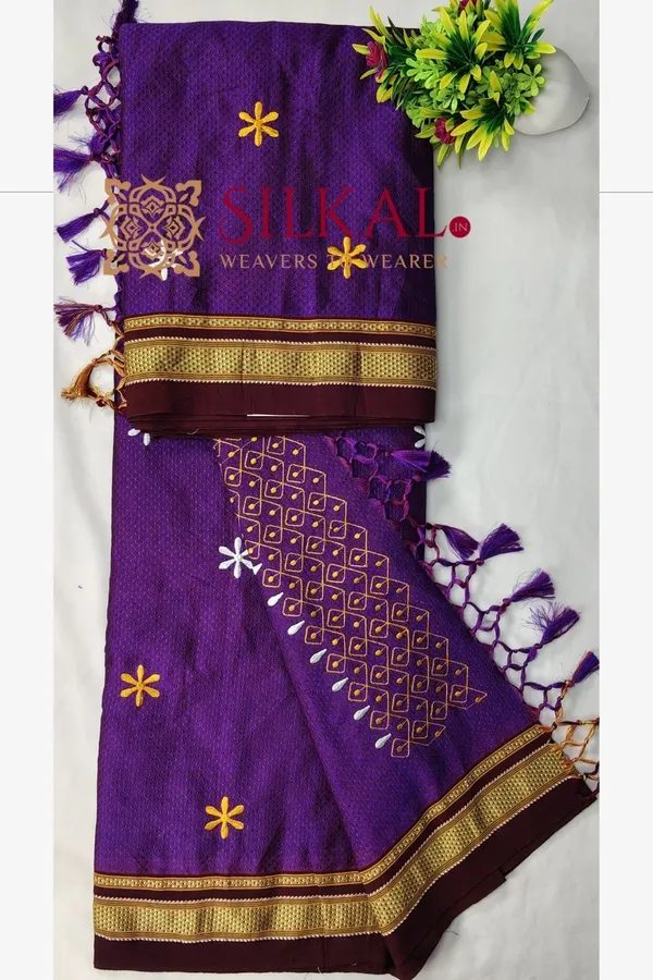 Traditional_Khun_Kasuti_Saree_SKL04268