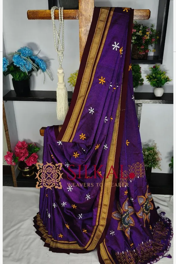 Traditional_Khun_Kasuti_Saree_SKL04268