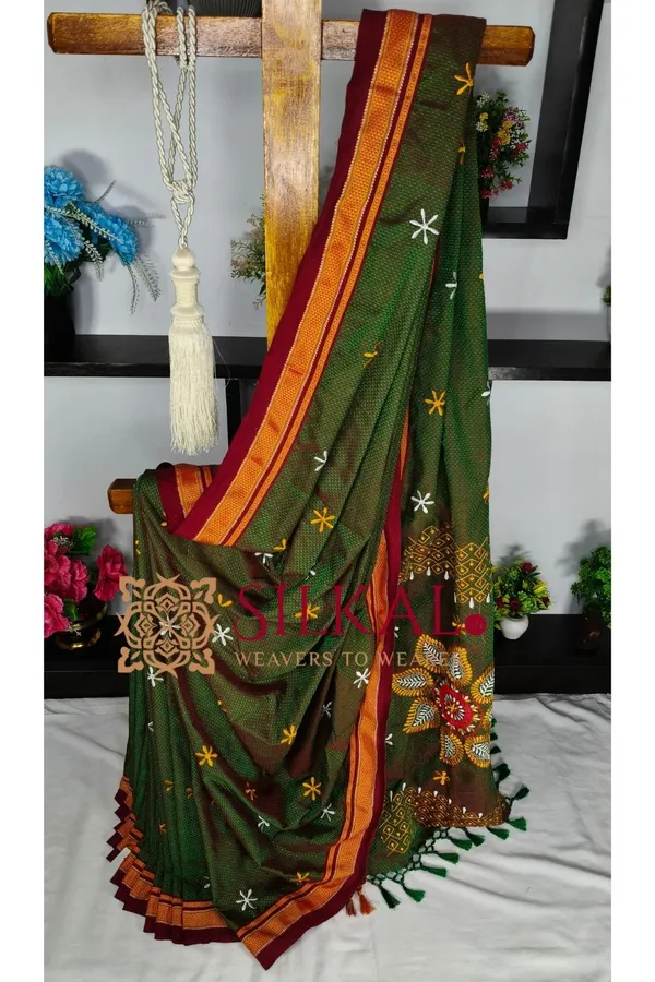 Traditional_Khun_Kasuti_Saree_SKL04270