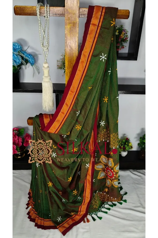 Traditional_Khun_Kasuti_Saree_SKL04270