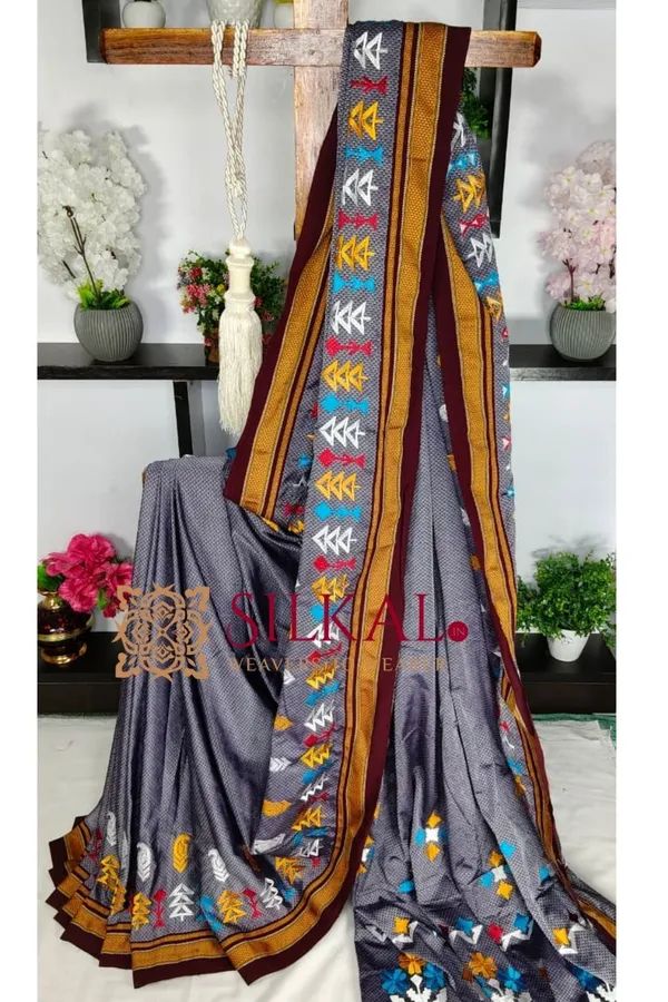 Traditional_khun_Kasuti_Saree_SKL03927