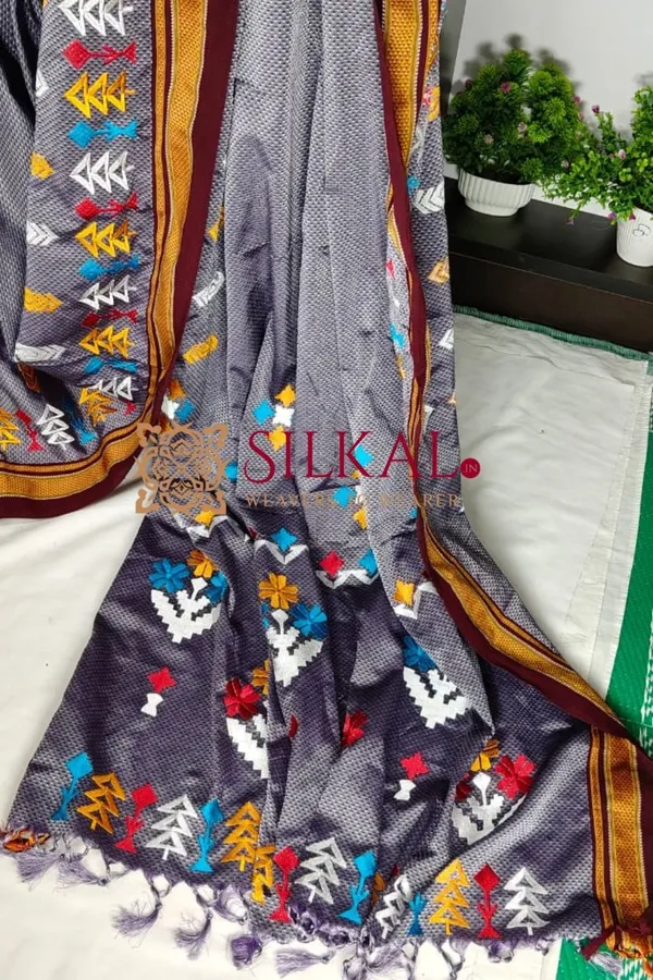 Traditional_khun_Kasuti_Saree_SKL03927