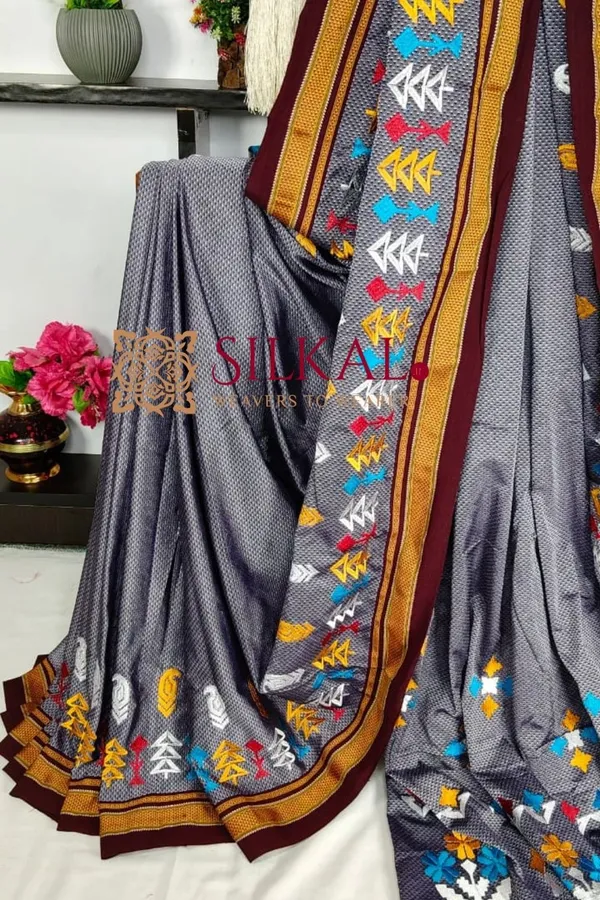 Traditional_khun_Kasuti_Saree_SKL03927