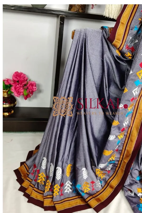 Traditional_khun_Kasuti_Saree_SKL03927