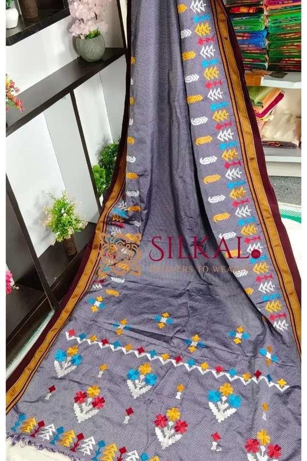 Traditional_khun_Kasuti_Saree_SKL03927