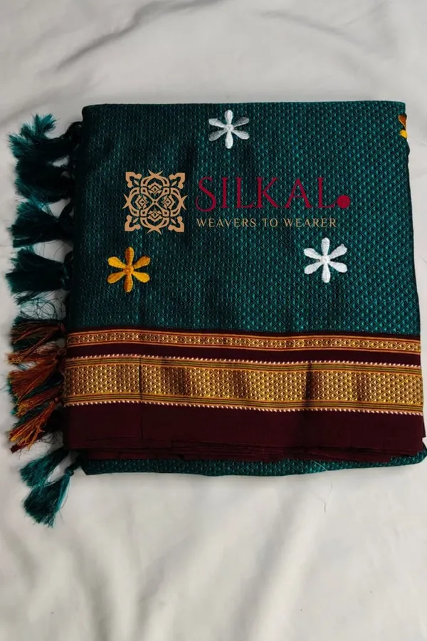 Traditional_khun_Kasuti_Saree_SKL03929