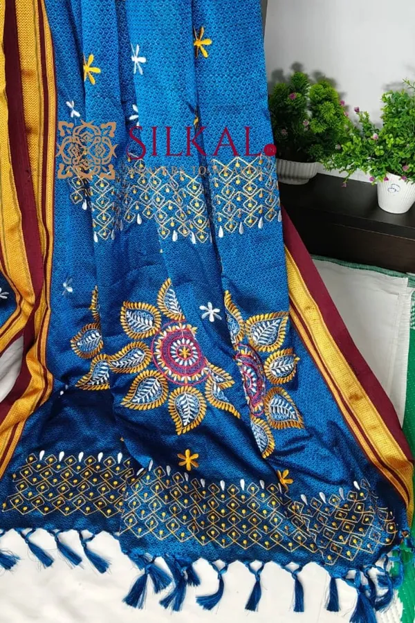 Traditional_khun_Kasuti_Saree_SKL03936