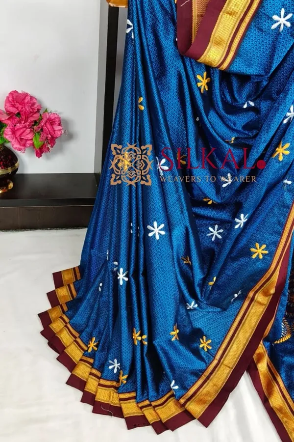 Traditional_khun_Kasuti_Saree_SKL03936
