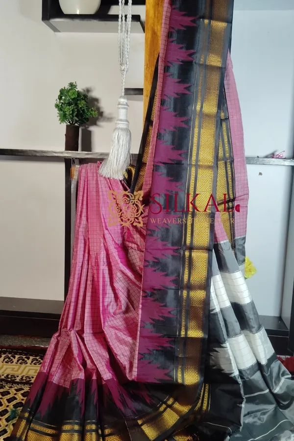 One_Side_Border_Chandarana_Temple_Saree_Code-_SKL1773
