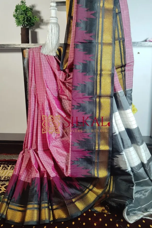 One_Side_Border_Chandarana_Temple_Saree_Code-_SKL1773