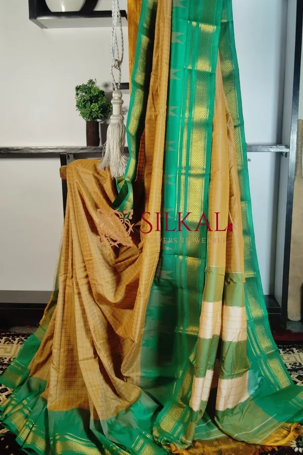 One_Side_Border_Chandarana_Temple_Saree_Saree_Code-_SKL1779