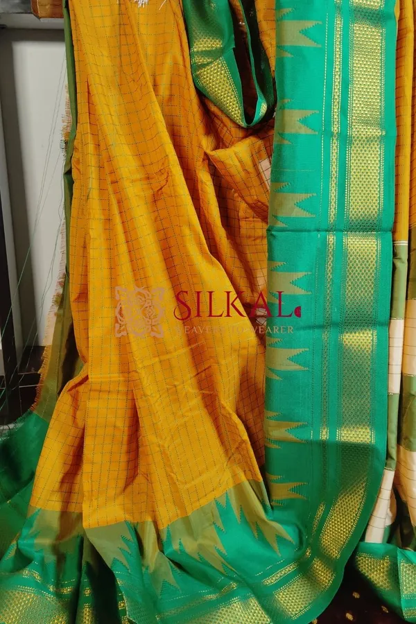 One_Side_Border_Chandarana_Temple_Saree_Code-_SKL1776