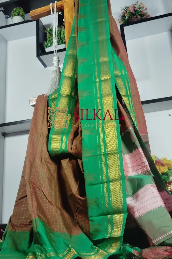 One_Side_Border_Chandarana_Temple_Saree_Code-_SKL1777