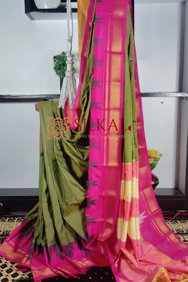 One_Side_Border_Chandarana_Temple_Saree_Code-_SKL1312