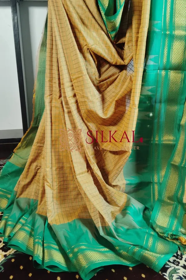 One_Side_Border_Chandarana_Temple_Saree_Code-_SKL1775