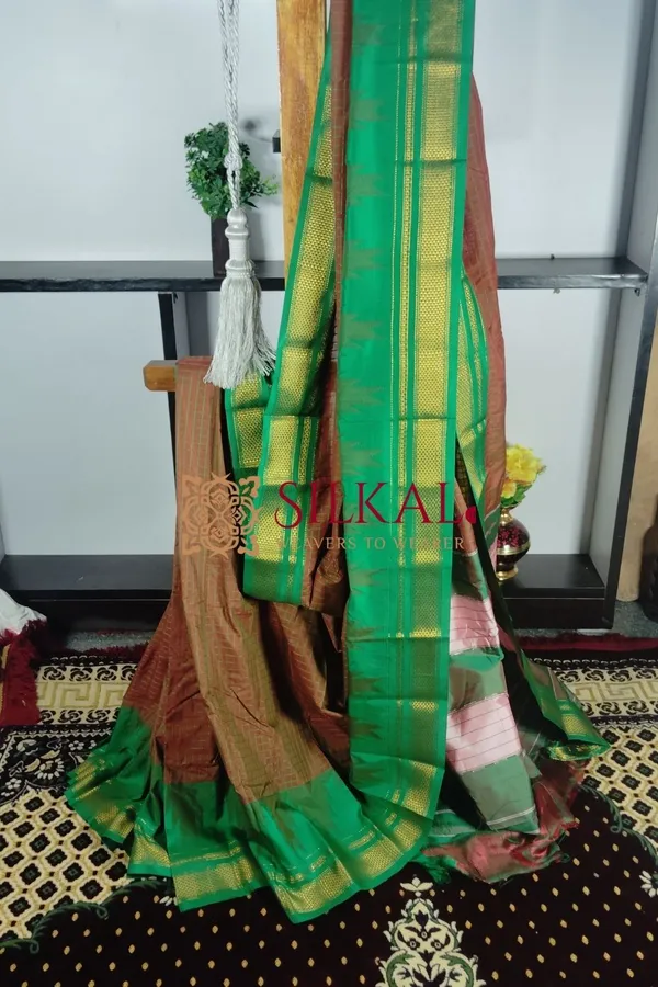 One_Side_Border_Chandarana_Temple_Saree_Code-_SKL1777