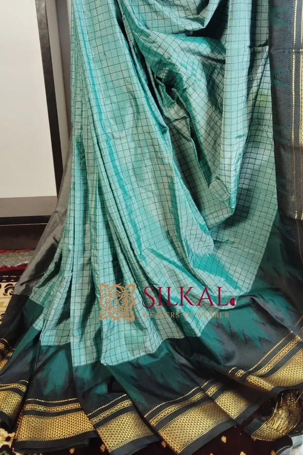One_Side_Border_Chandarana_Temple_Saree_Code-_SKL1112