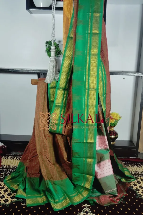 One_Side_Border_Chandarana_Temple_Saree_Code-_SKL1777