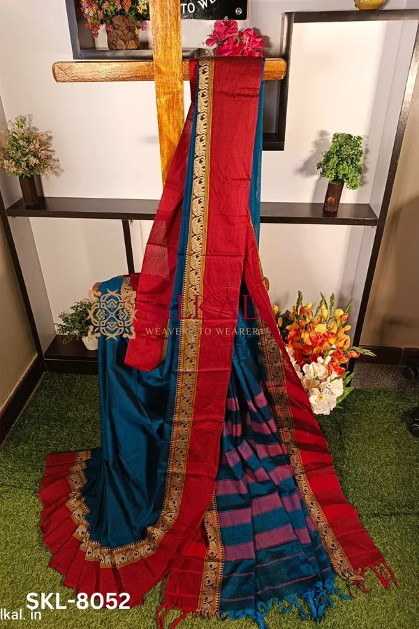 Narayan_Peth_Plain_Cotton_Saree_With_Patti_Pallu_Code-_SKL1157