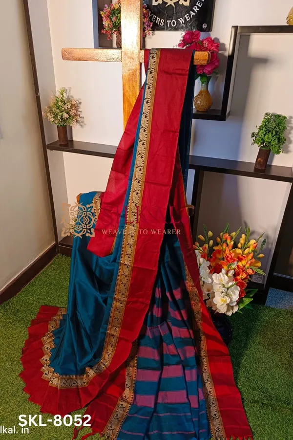 Narayan_Peth_Plain_Cotton_Saree_With_Patti_Pallu_Code-_SKL1157