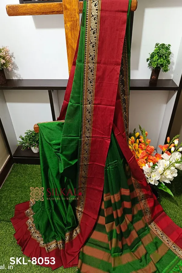 Narayan_Peth_Plain_Cotton_Saree_With_Patti_Pallu_Code-_SKL1610