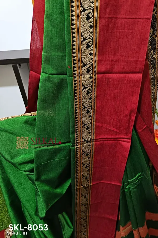 Narayan_Peth_Plain_Cotton_Saree_With_Patti_Pallu_Code-_SKL1610