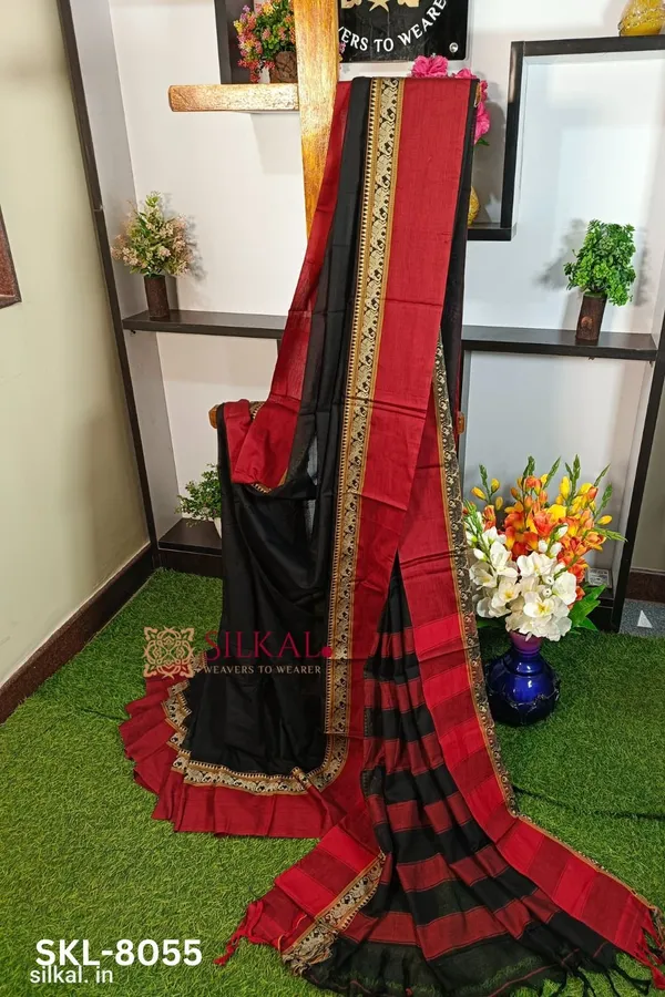 Narayan_Peth_Plain_Cotton_Saree_With_Patti_Pallu_Code-_SKL1612
