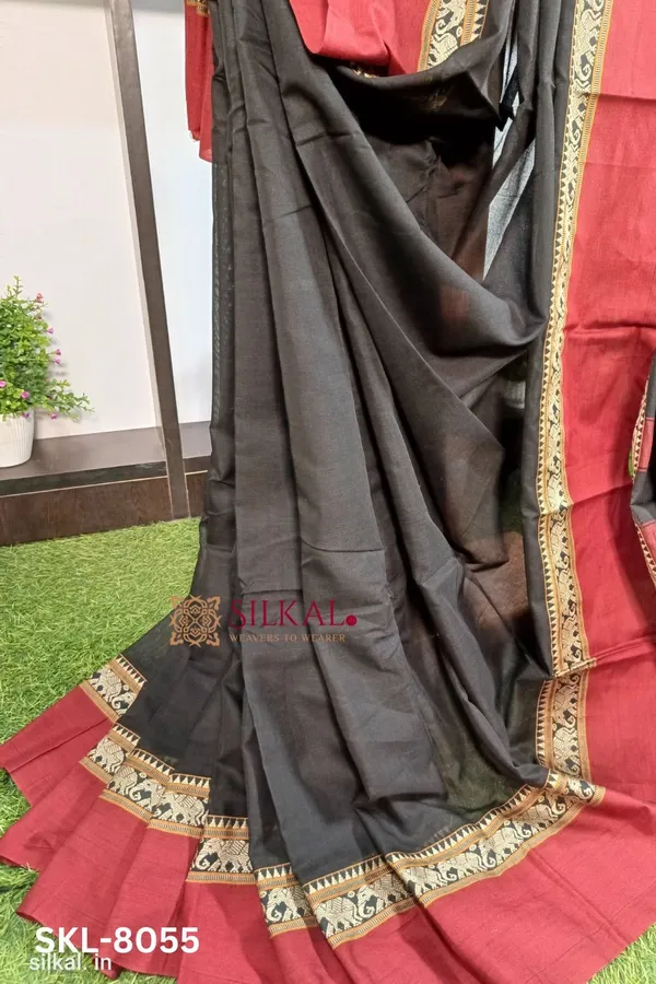 Narayan_Peth_Plain_Cotton_Saree_With_Patti_Pallu_Code-_SKL1612