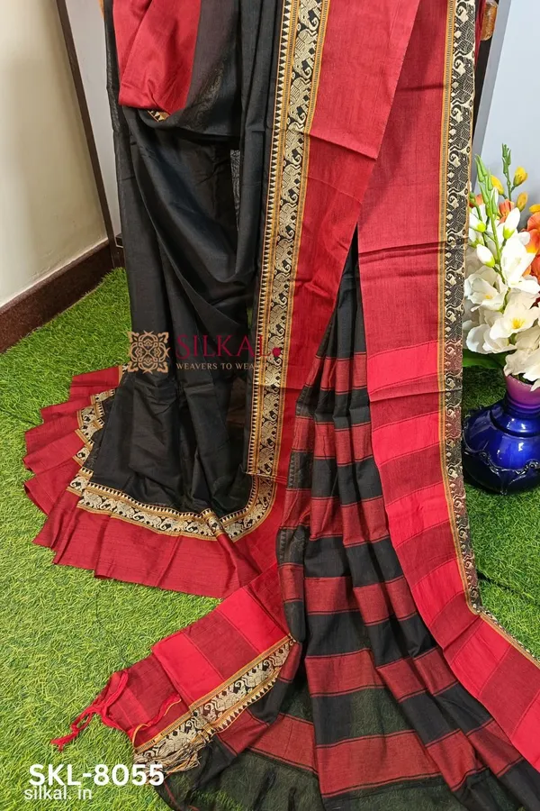 Narayan_Peth_Plain_Cotton_Saree_With_Patti_Pallu_Code-_SKL1612