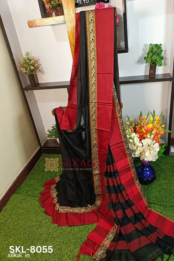Narayan_Peth_Plain_Cotton_Saree_With_Patti_Pallu_Code-_SKL1612
