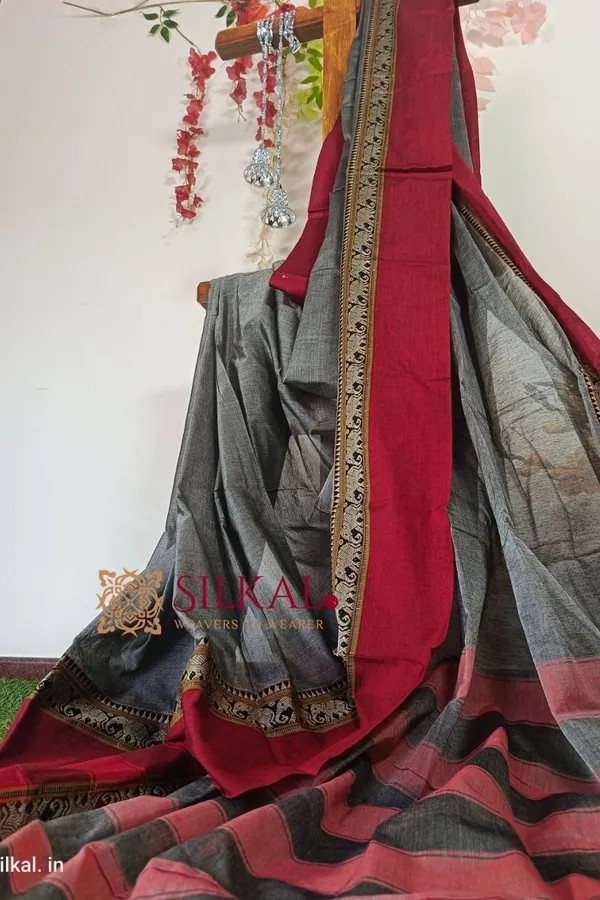 Narayan_Peth_Plain_Cotton_Saree_With_Patti_Pallu_Saree_Code-_SKL1604