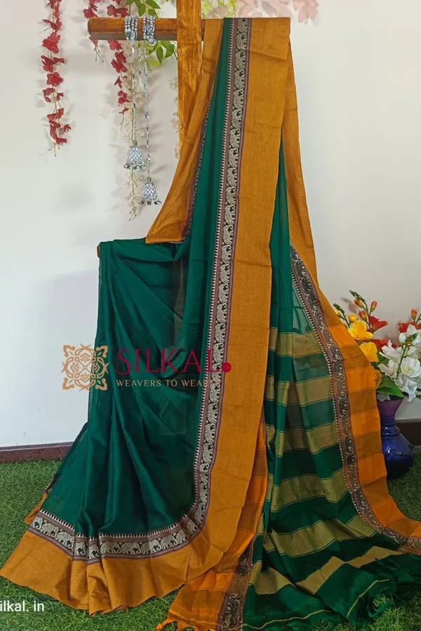 Narayan_Peth_Plain_Cotton_Saree_With_Patti_Pallu_Saree_Code-_SKL1605
