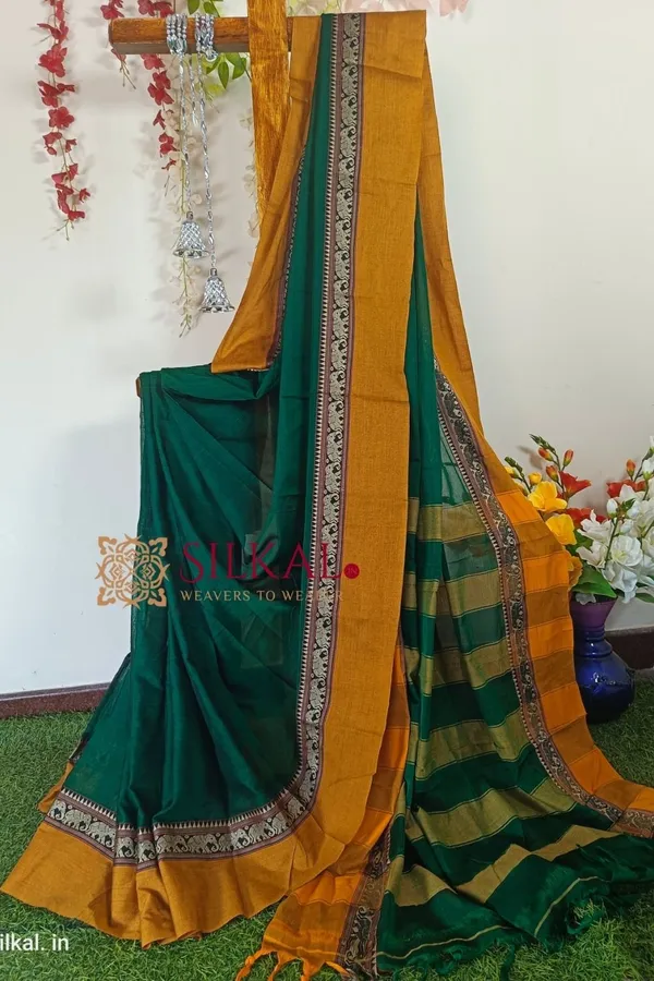 Narayan_Peth_Plain_Cotton_Saree_With_Patti_Pallu_Saree_Code-_SKL1605