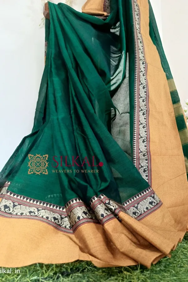 Narayan_Peth_Plain_Cotton_Saree_With_Patti_Pallu_Saree_Code-_SKL1605