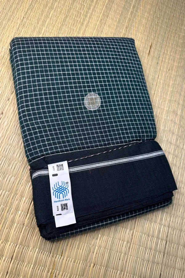 Patteda_Anchu_Checks_With_Plain_Border_Saree_Code-_SKL1667
