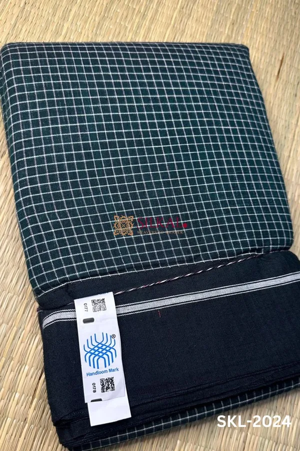 Patteda_Anchu_Checks_With_Plain_Border_Saree_Code-_SKL1667
