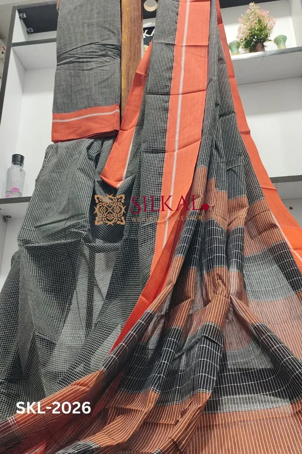 Patteda_Anchu_Checks_With_Plain_Border_Saree_Code-_SKL1108