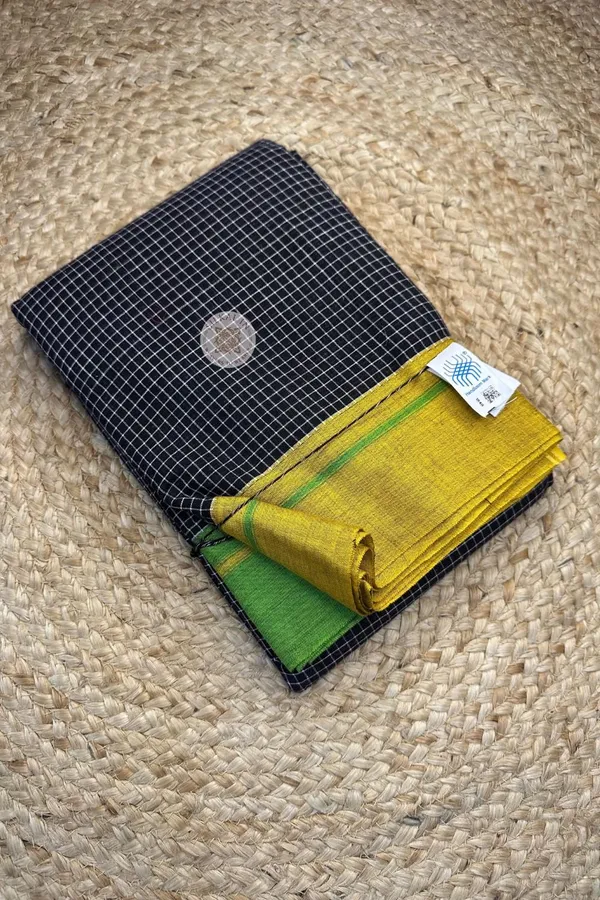 Patteda_Anchu_Checks_With_Plain_Border_Saree_Code-_SKL1085