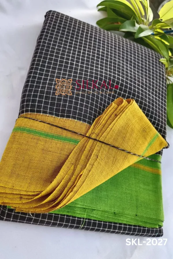 Patteda_Anchu_Checks_With_Plain_Border_Saree_Code-_SKL1085