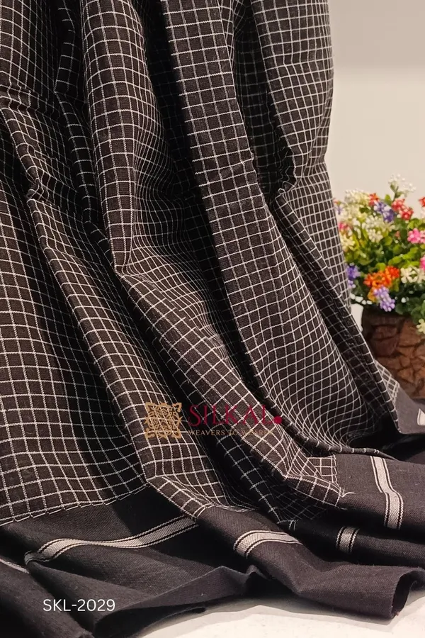 Patteda_Anchu_Checks_With_Plain_Border_Saree_Code-_SKL1061