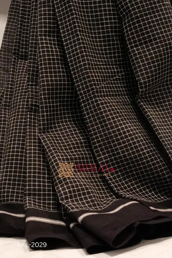 Patteda_Anchu_Checks_With_Plain_Border_Saree_Code-_SKL1061