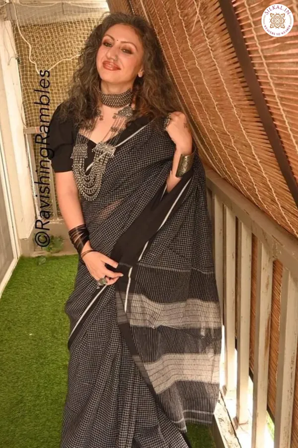 Patteda_Anchu_Checks_With_Plain_Border_Saree_Code-_SKL1061
