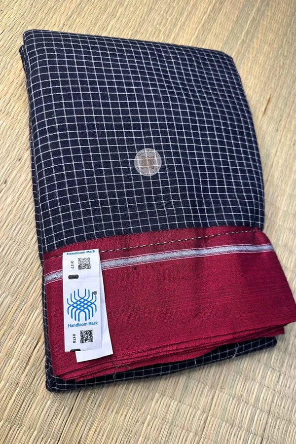 Patteda_Anchu_Checks_With_Plain_Border_Saree_Code-_SKL1086