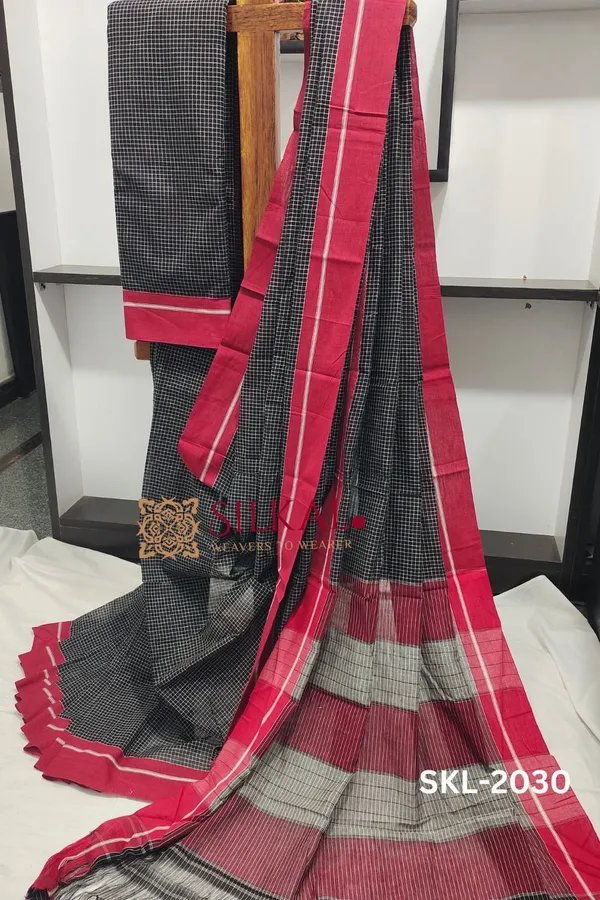 Patteda_Anchu_Checks_With_Plain_Border_Saree_Code-_SKL1086