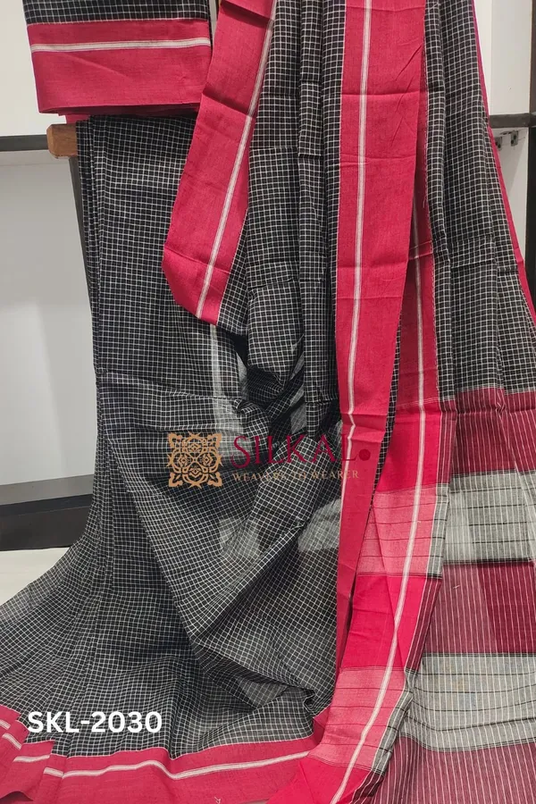 Patteda_Anchu_Checks_With_Plain_Border_Saree_Code-_SKL1086