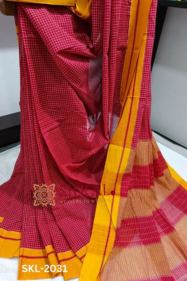 Patteda_Anchu_Checks_With_Plain_Border_Saree_Code-_SKL1034