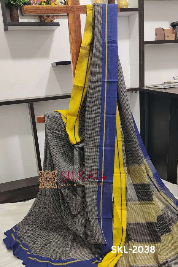 Patteda_Anchu_Checks_With_Plain_Border_Saree_Code-_SKL1138