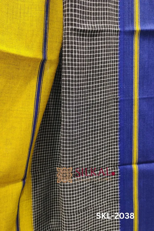 Patteda_Anchu_Checks_With_Plain_Border_Saree_Code-_SKL1138