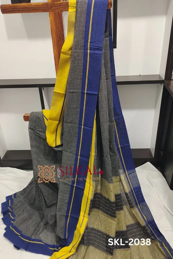 Patteda_Anchu_Checks_With_Plain_Border_Saree_Code-_SKL1138