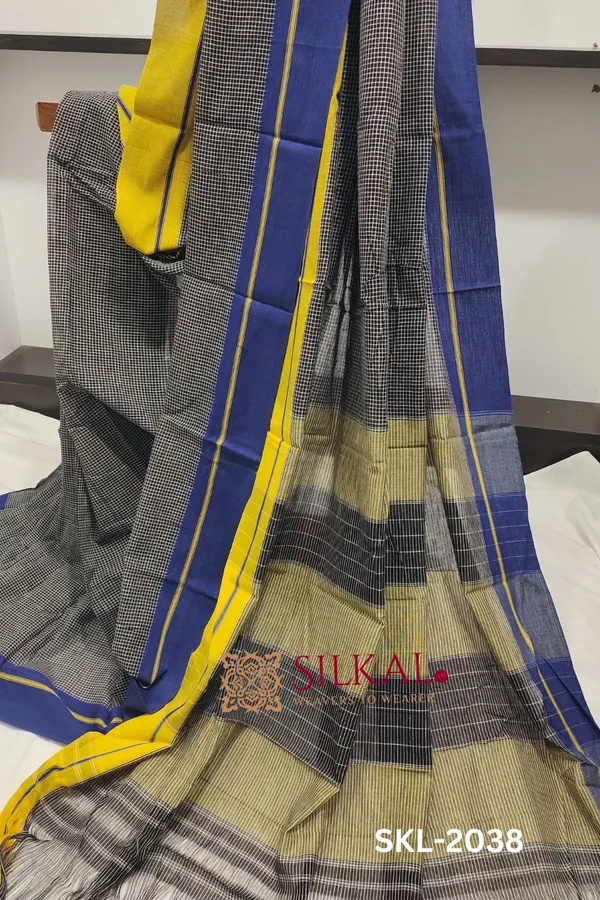 Patteda_Anchu_Checks_With_Plain_Border_Saree_Code-_SKL1138